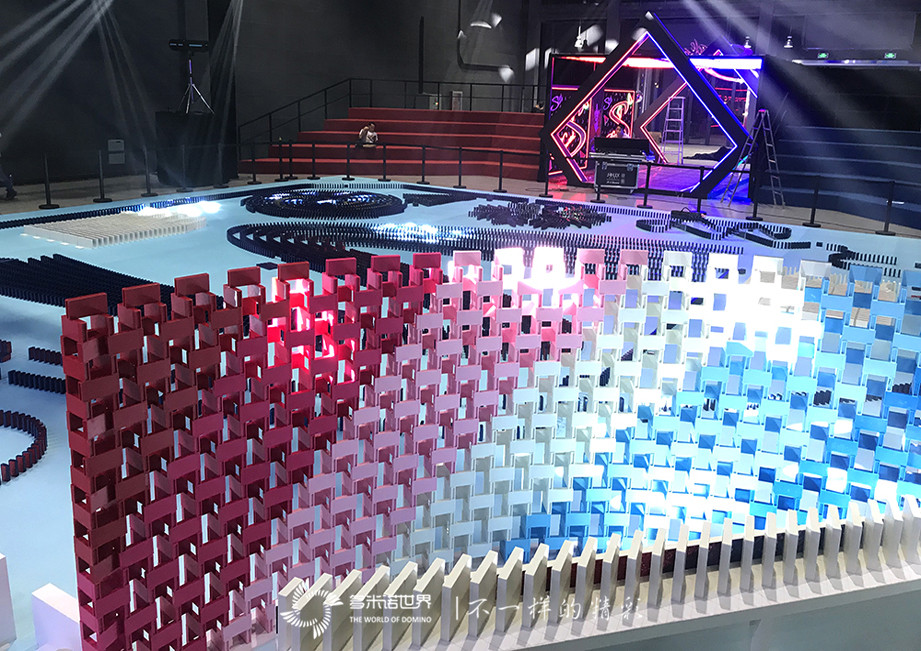 盒装口香糖码多米诺创吉尼斯世界纪录